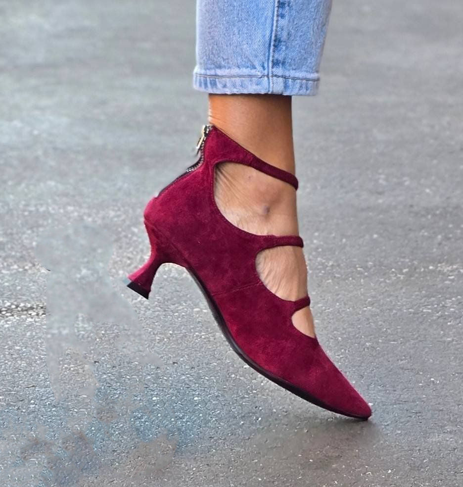 Aria™ | Strapped Low Heel Décolleté