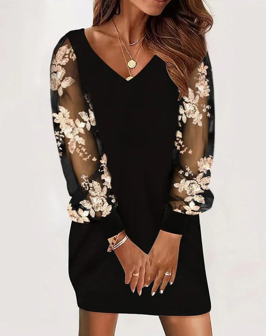 Marilyn – Elegant Lace-Sleeve Comfort Dress