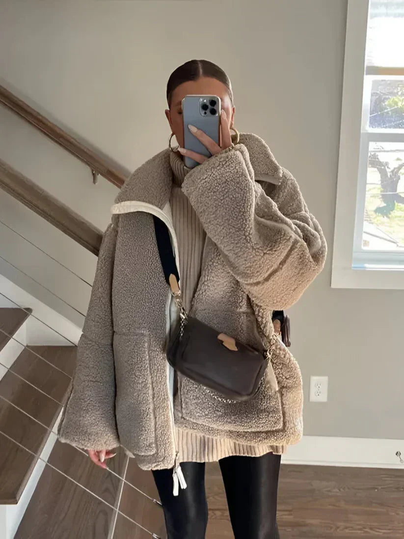Amara™ – Soft Teddy Coat